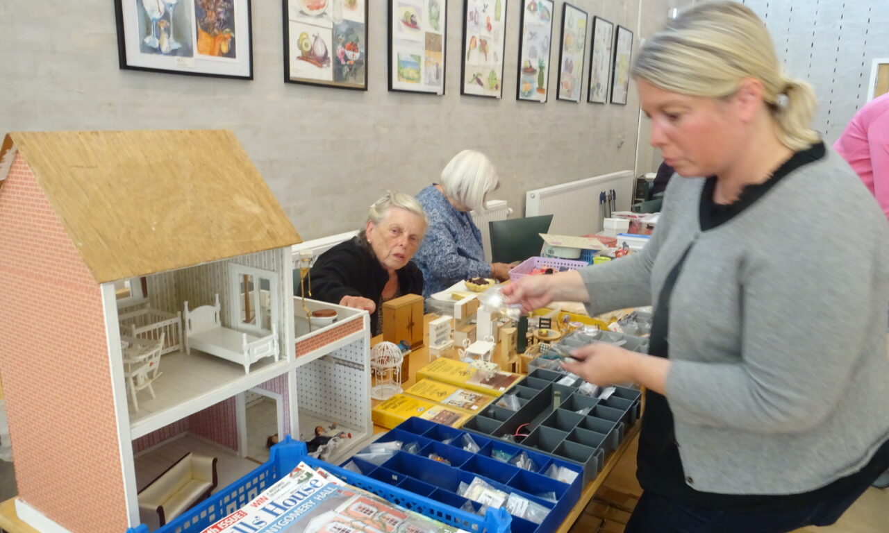 Loppemarked d. 20 Sep. 2025 i teatersalen