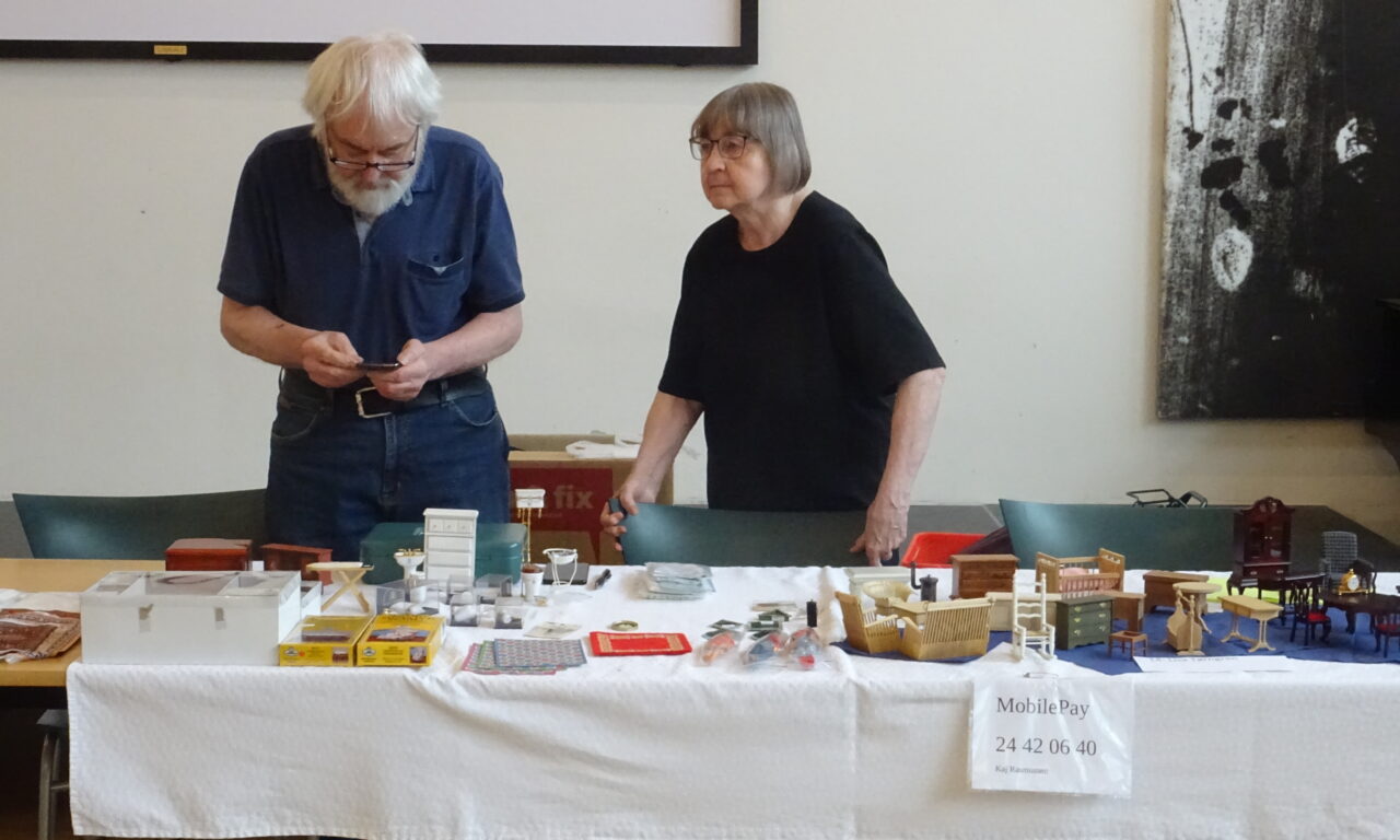 Loppemarked d. 20 Sep. 2025 i teatersalen