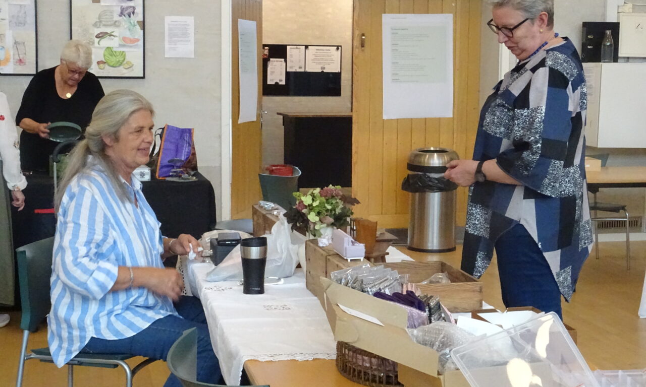 Loppemarked d. 20 Sep. 2025 i teatersalen