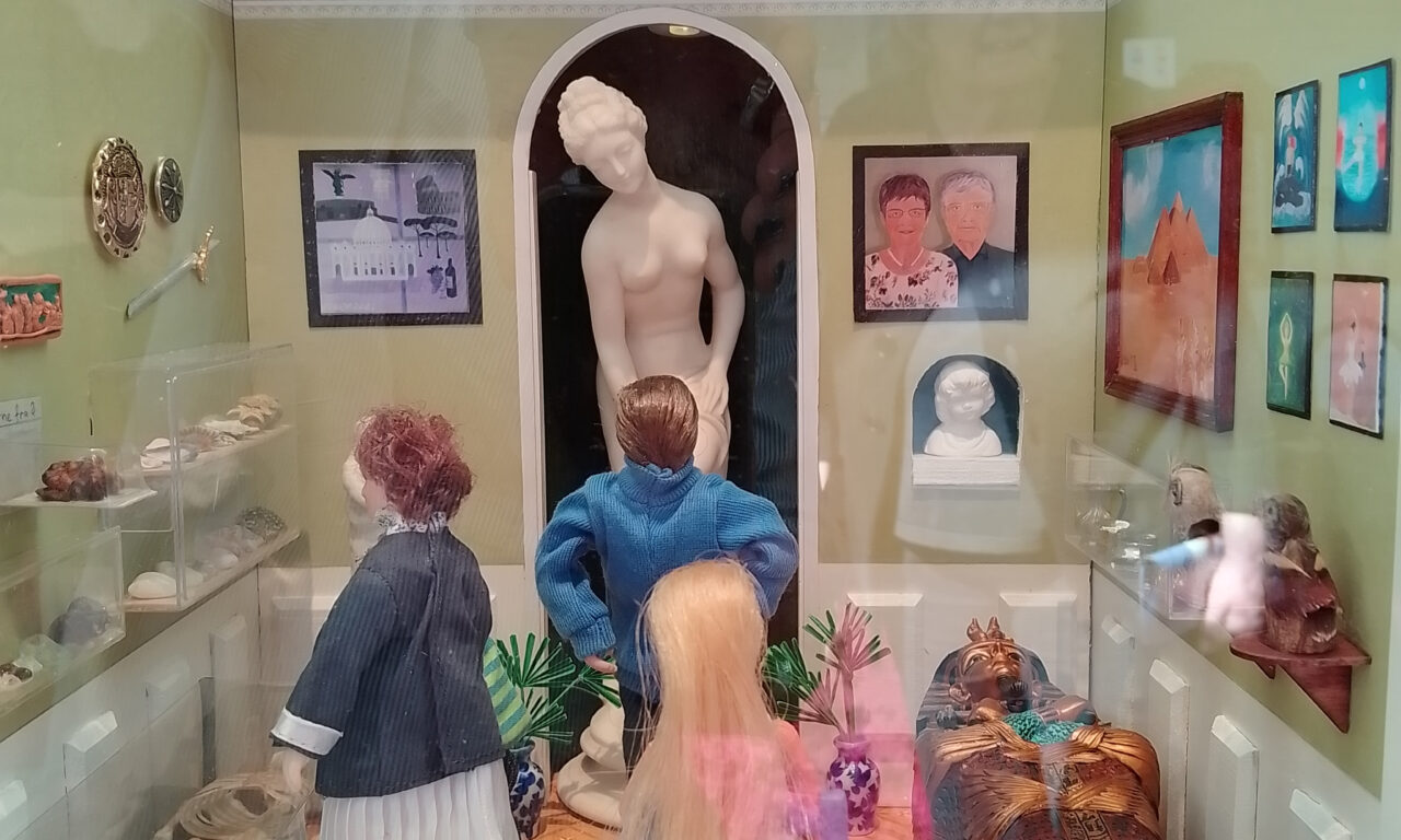 Minis udstilling på Dukkehusfestivallen 2025